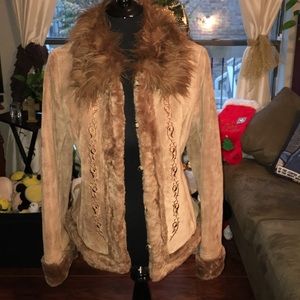 Context Suede coat, so beautiful, just too small for me 😕